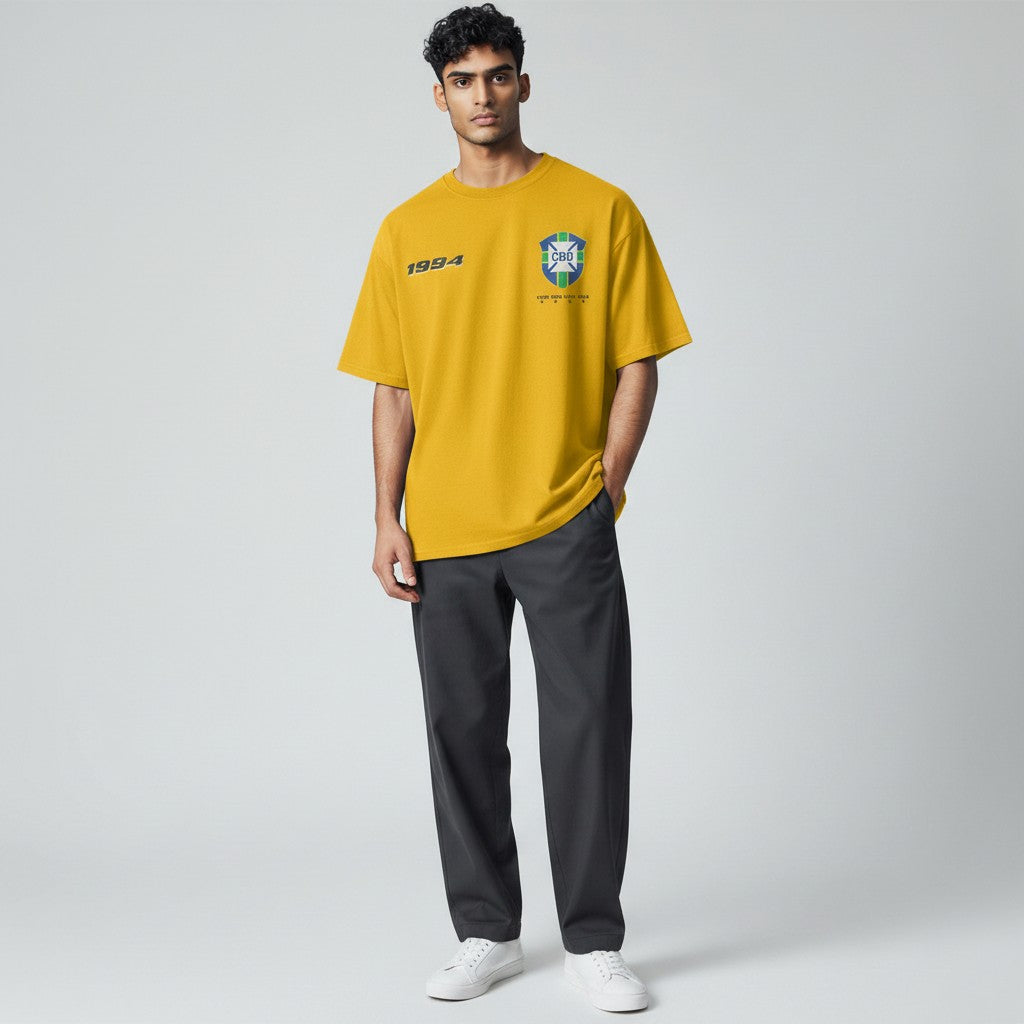 AMPED Toffs Retro Soccer Futbol CBD Gold T-Shirt 100% algodão com gráfico de futebol vintage.
