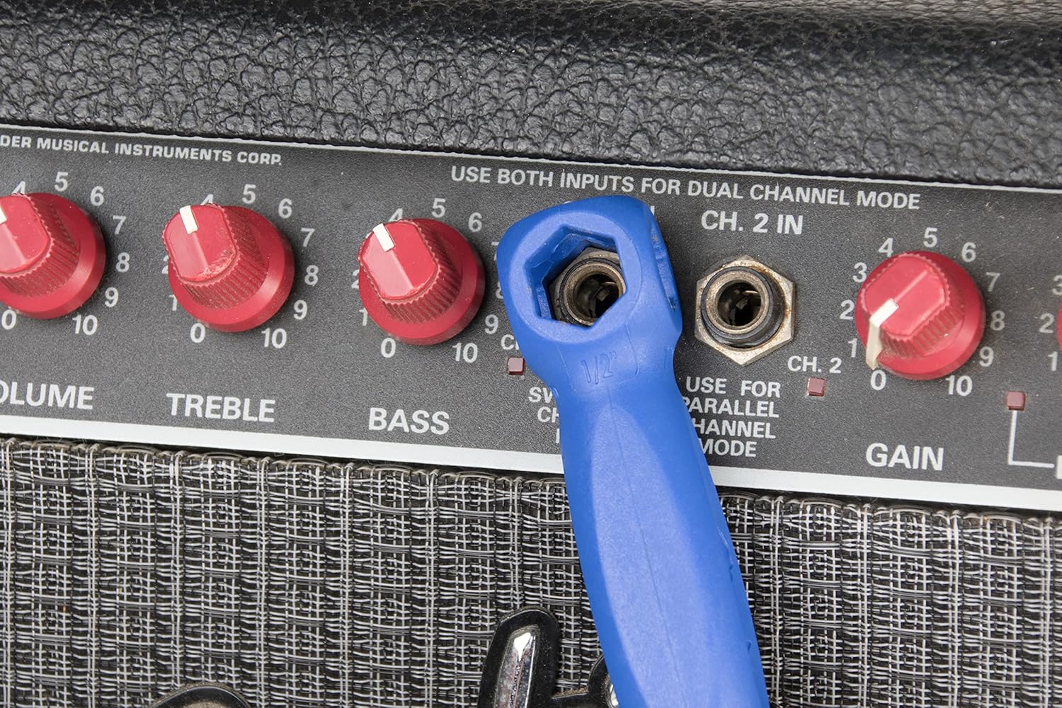 The Octopus 8 ’n 1 Guitar Tool - AMPED